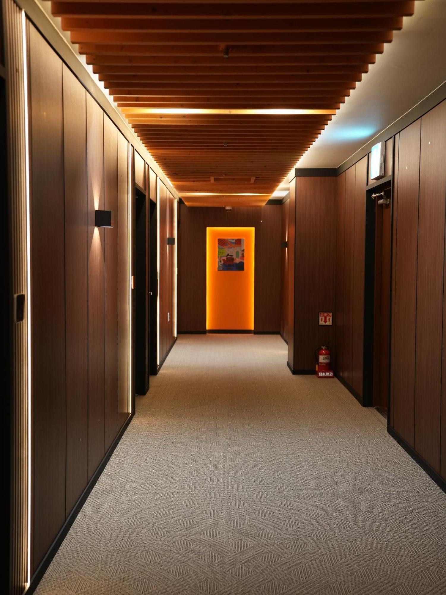 Hotel Icc Тэджон Экстерьер фото